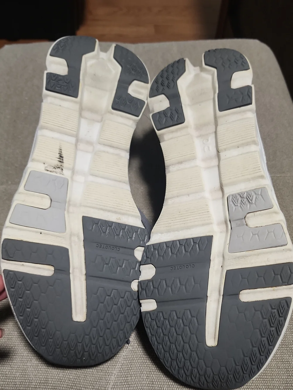 On Running Men's CloudRunner Cloudtec Gray/White Athletic Shoes, Size 12